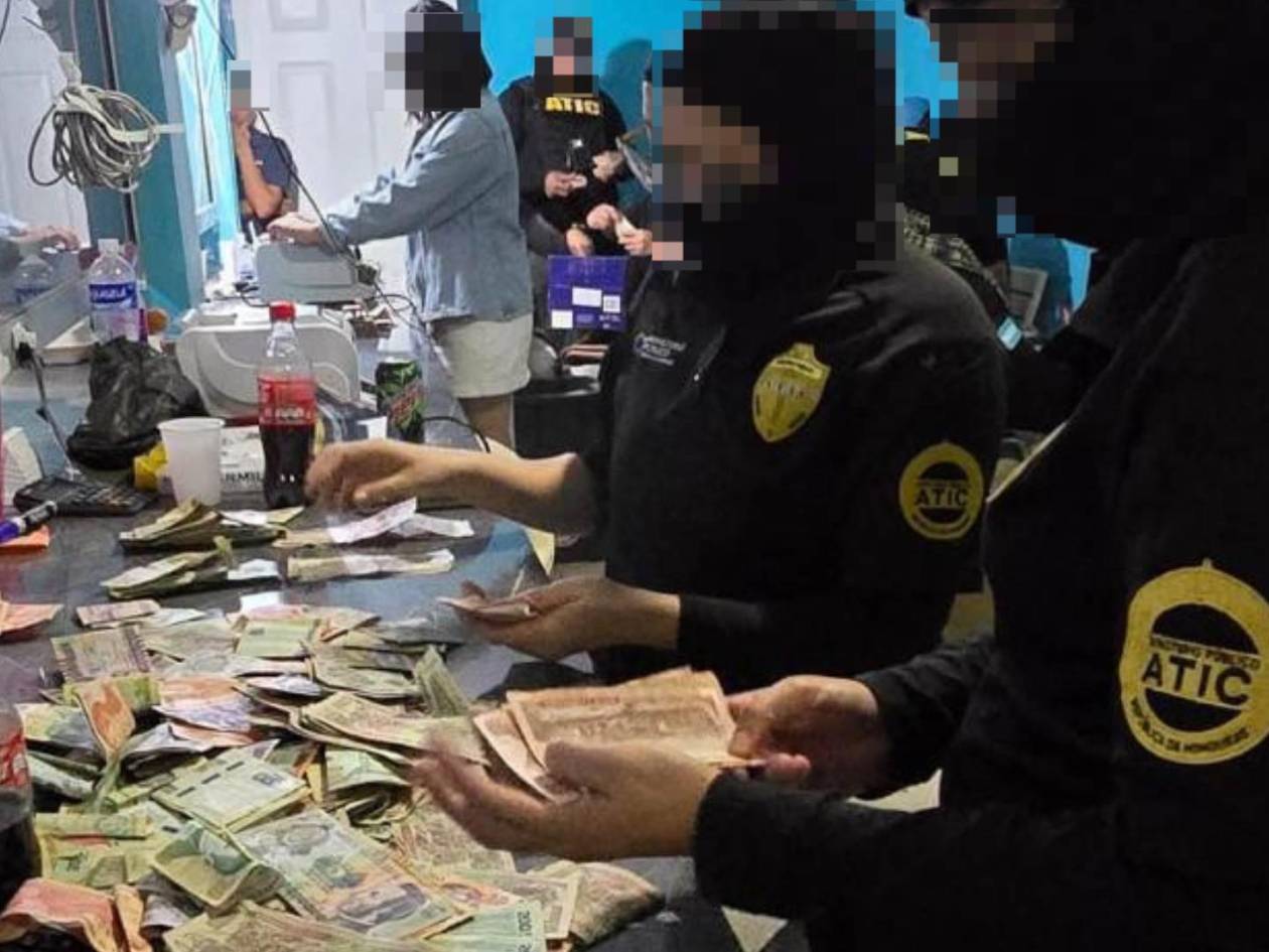 Fuentes inmersas en la operación relataron que Koriun no lleva un respaldo físico ni listados de sus socios, pues todo el dinero se manejaba de forma desorganizada y era almacenado en cajas plásticas y bolsas.