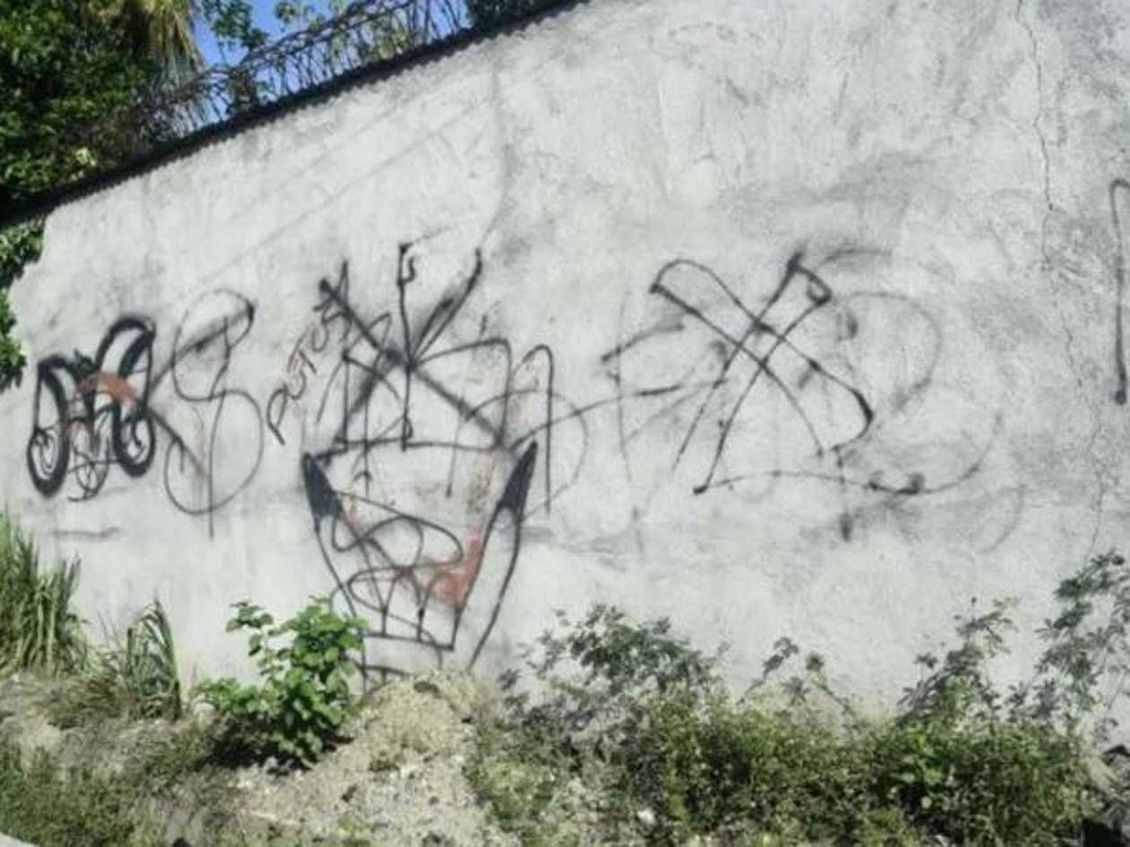 Los placazos de las maras se concentran en las zonas más profundas de los barrios y colonias menos transitadas de Rivera Hernández, donde las patrullas policiales realizan saturaciones diarias.