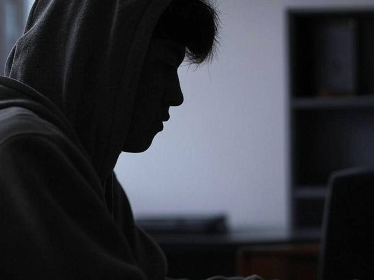 Múltiples personas no son conscientes que pueden estar conectadas con miembros de pandillas, ya que estos operan de manera discreta y sutil. La falta de conocimiento sobre las señales de alerta deja a los usuarios expuestos.