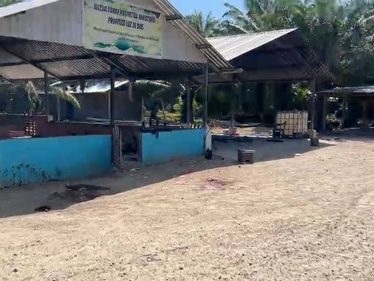 Algunos de los cuerpos de las víctimas en la finca quedaron adentro de una iglesia. Otras estaban en la zona donde están las palmas africanas.