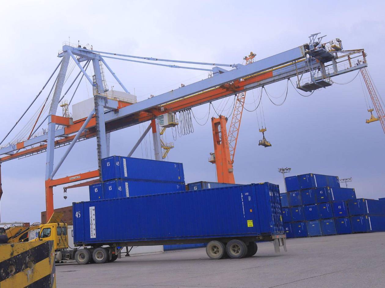 Puerto Cortés tiene varias de las grúas super panamax más grandes de la región.