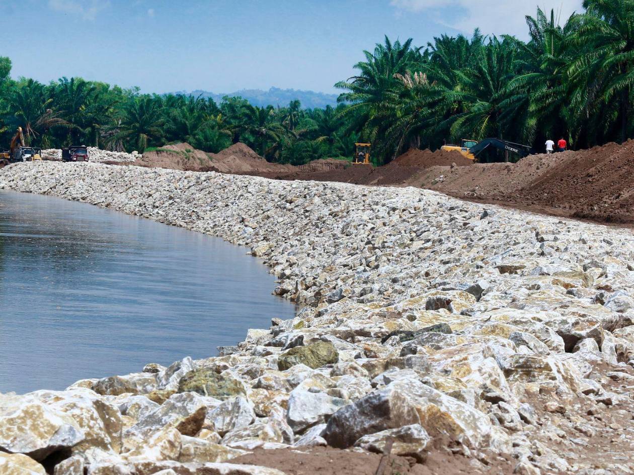 En el bordo de Naranjo Chino, los trabajos son los que más tiempo tienen de haber iniciado y se prevé que requieran al menos un mes más para su conclusión.