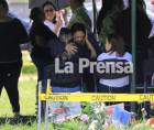 Dan el último adiós a Claudia Suyapa Varela Garay, una de las víctimas del derrumbe ocurrido en el anillo periférico de Tegucigalpa, tragedia que enluta a varias familias capitalinas.