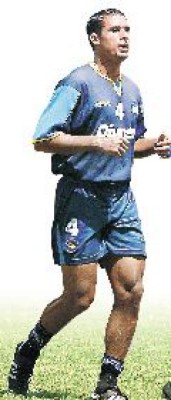 Júnior al Peñarol y Jerry al Nacional