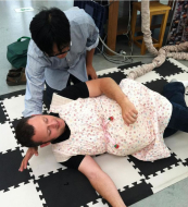 Un hombre experimenta el embarazo y confirma: 'es difícil ser mujer'