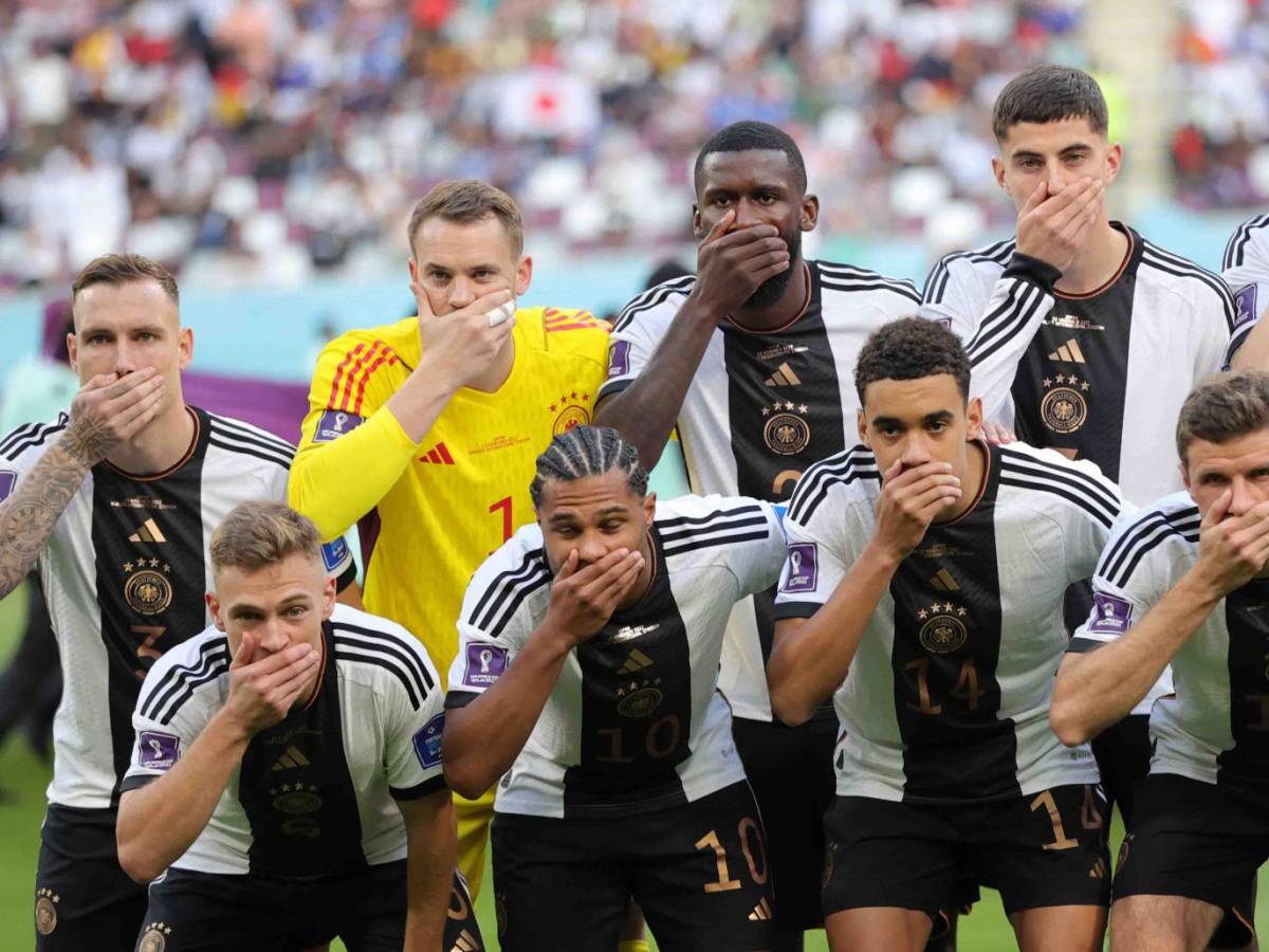 Desafían a la FIFA: Jugadores de Alemania se taparon la boca