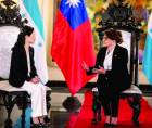 El 28 de julio de 2022, la presidenta Xiomara Castro recibió las cartas credenciales de la entonces embajadora de Taiwán en Honduras, Vivia Chang.