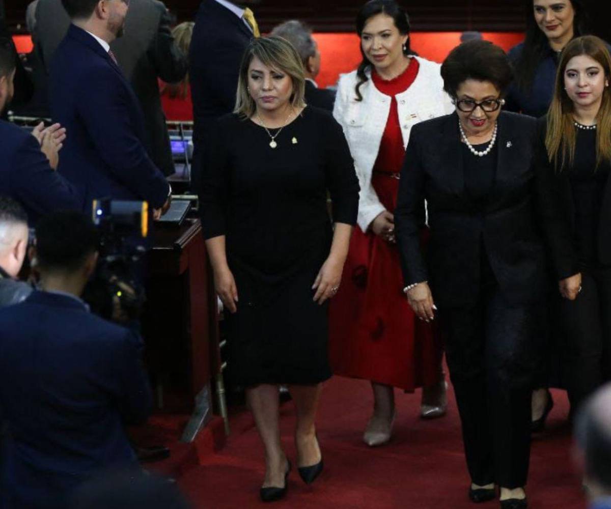 La presidenta de la Corte Suprema de Justicia se retiró tras presentar el informe anual frente a los legisladores.