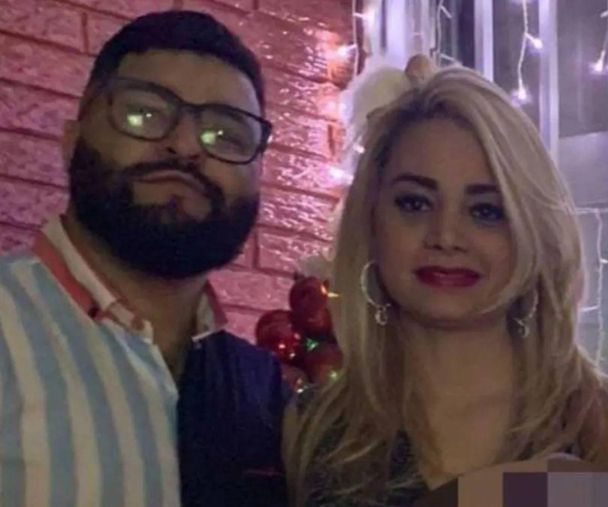 El exjuez Vallecillo junto a su hermana, la magistrada Lisseth Vallecillo.