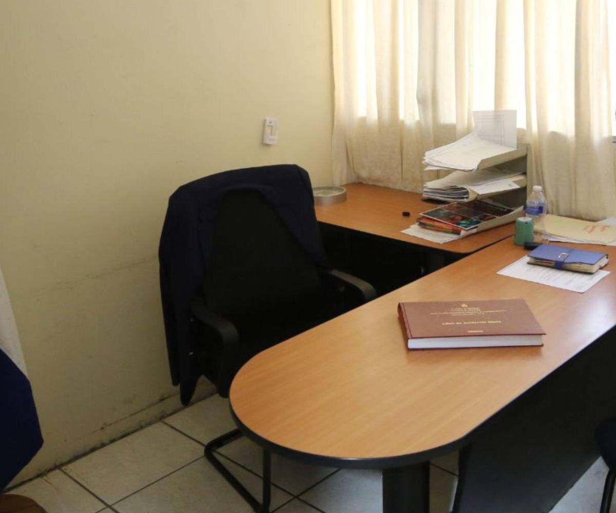 Esta es la oficina del director distrital que, entre 2023 y 2024, figuró en documentos como asignada al diputado Casaña.