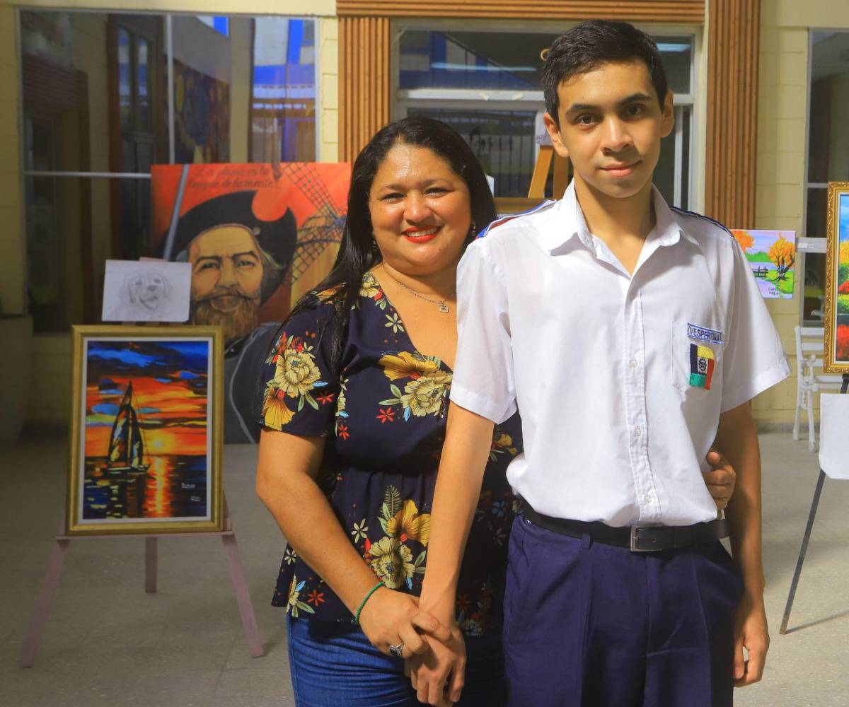 Entre pinturas y dinosaurios, Ramón transforma su imaginación en mundos que otros solo podrían soñar.