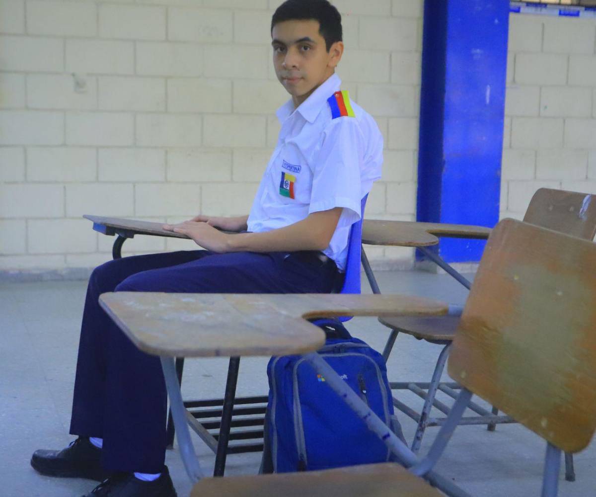 Los maestros del Intae lo definen como un joven con dinamismo y deseos de salir adelante pese a sus limitaciones.