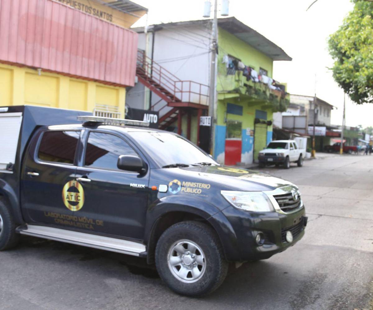 Estos vehículos, equipados para la recolección de indicios en escenas e inspecciones, fueron adquiridos con fondos de la Tasa de Seguridad. Desde hace meses no se observan ni en escenas de crimen ni en operativos.
