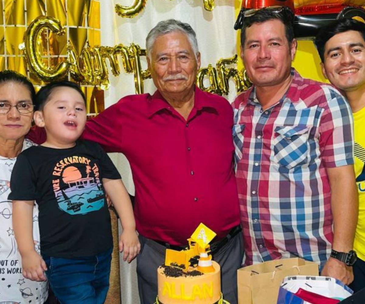 Imagen reciente de Danilo junto a sus padres, un hermano y un sobrino, capturando un momento familiar lleno de amor y unión.
