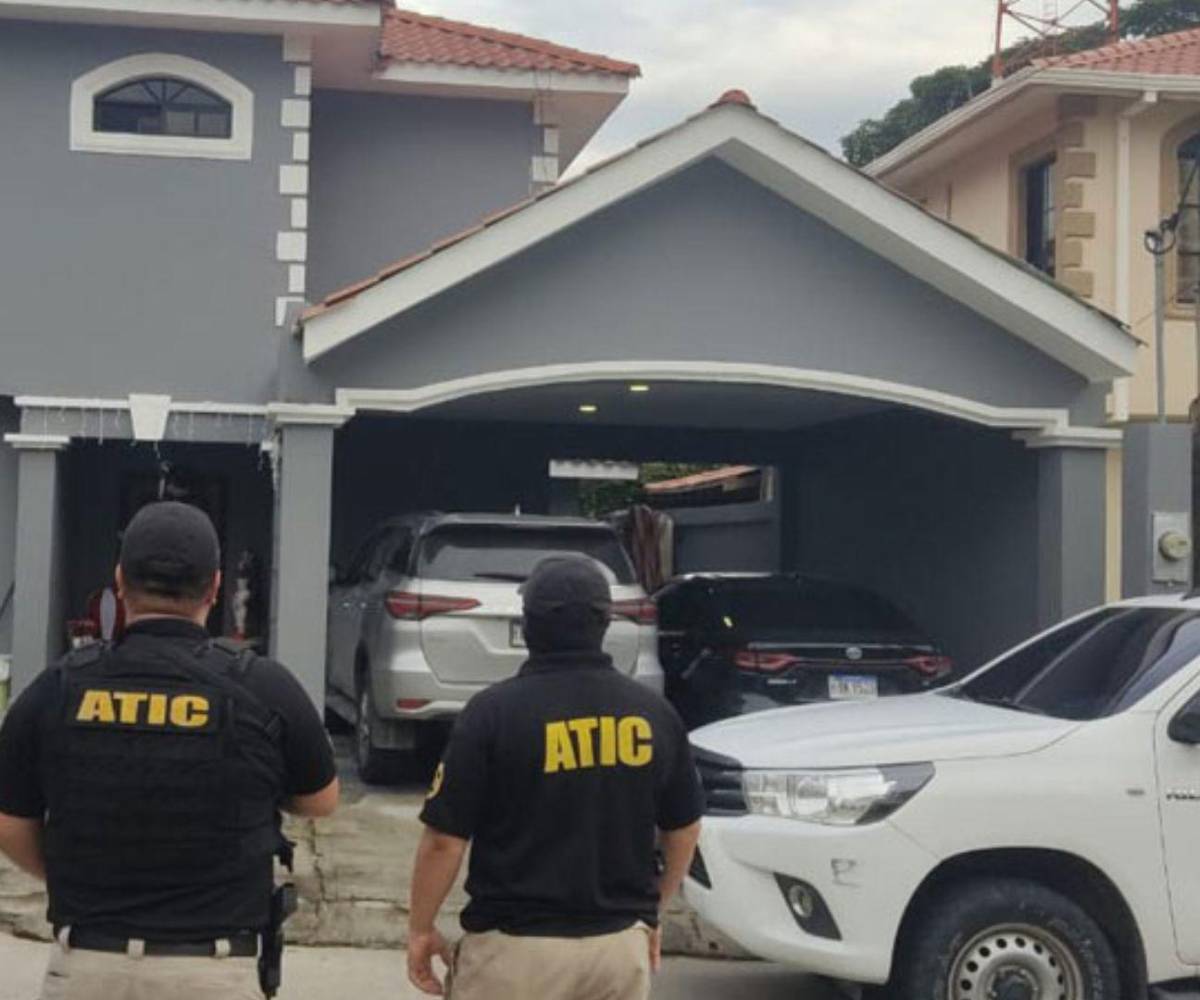 Esta residencia, ubicada en una zona exclusiva de San Pedro Sula, fue adquirida por Francia Medina en 2021 por un valor de 3.4 millones de lempiras, según consta en el expediente judicial.