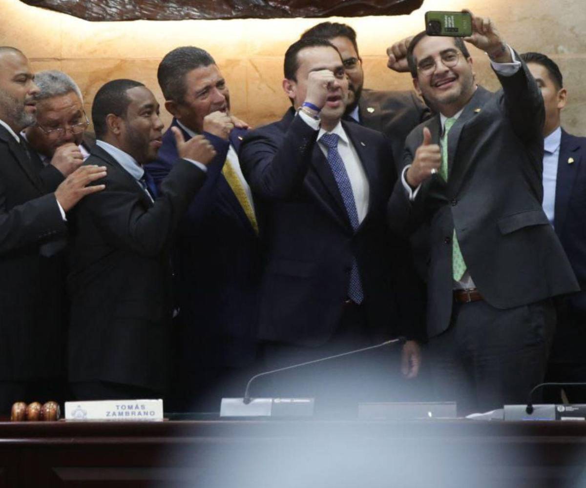 Directiva del Congreso plantea fin de Fondo Departamental y alquiler de carros