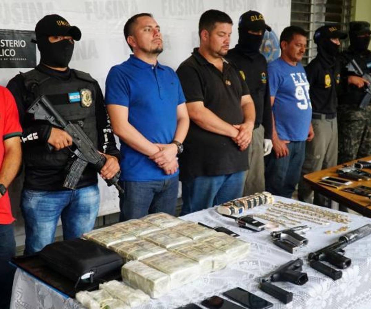 Los carros, las joya, armas y dinero decomisado el 6 de junio de 2018, cuando fue capturado Magdaleno Meza; su esposa, Erika Julissa Bandy, y sus trabajadores, pasaron a manos del Estado de Honduras.