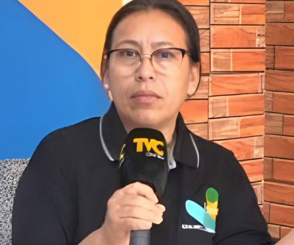 En la imagen aparece Lidia Guerra, quien se pronunció ante medios de comunicación tras la difusión del escándalo relacionado con una presunta estafa piramidal vinculada al nuevo negocio denominado Invertech, con operaciones en Copán y San Pedro Sula.