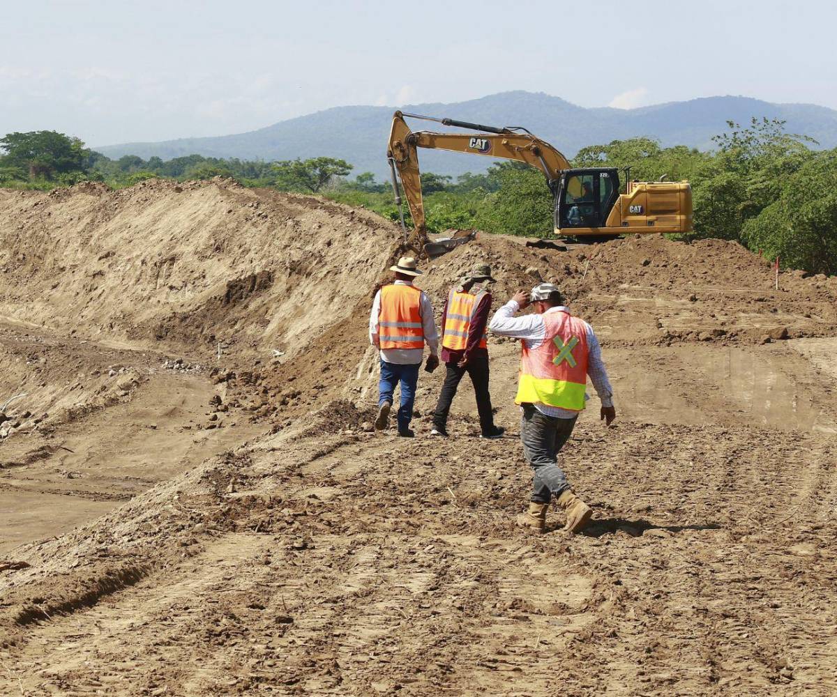 La obras para reparación y reconstrucción de bordos fueron adjudicadas a múltiples empresas constructoras en el valle de Sula.