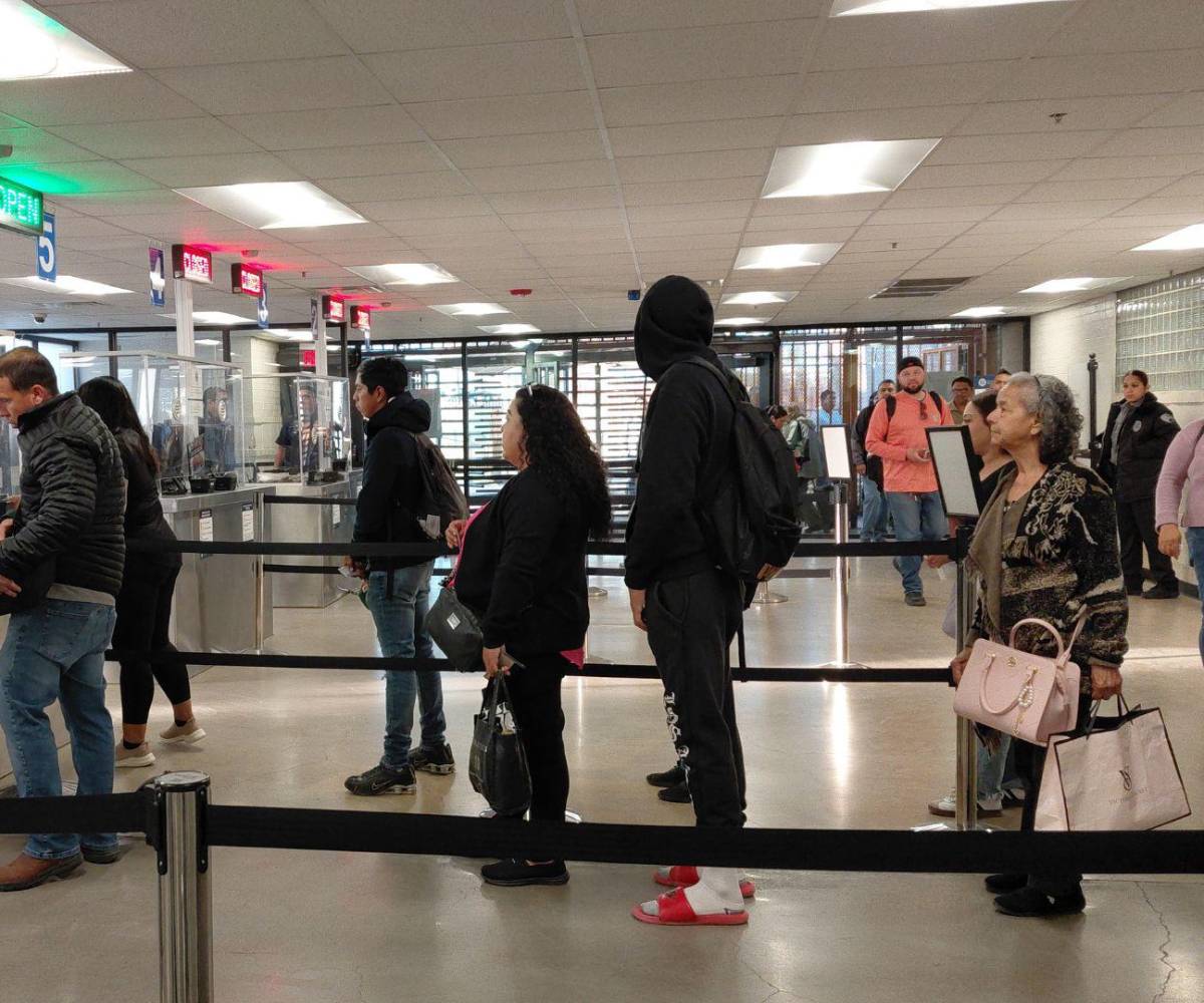 Miles de personas de Reynosa entran a diario a trabajar a McAllen, Texas.