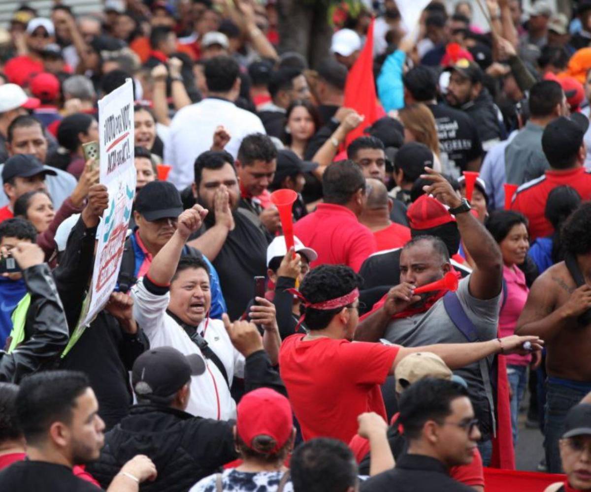 impatizantes de Libre llegaron a Casa Presidencial, convocados por la presidenta Xiomara Castro.