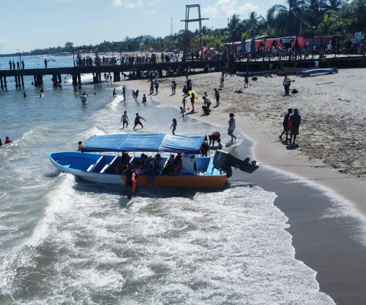 Tela ofrece una combinación de belleza natural, cultura local y muchos kilómetros de playa de arena blanca y aguas turquesas.