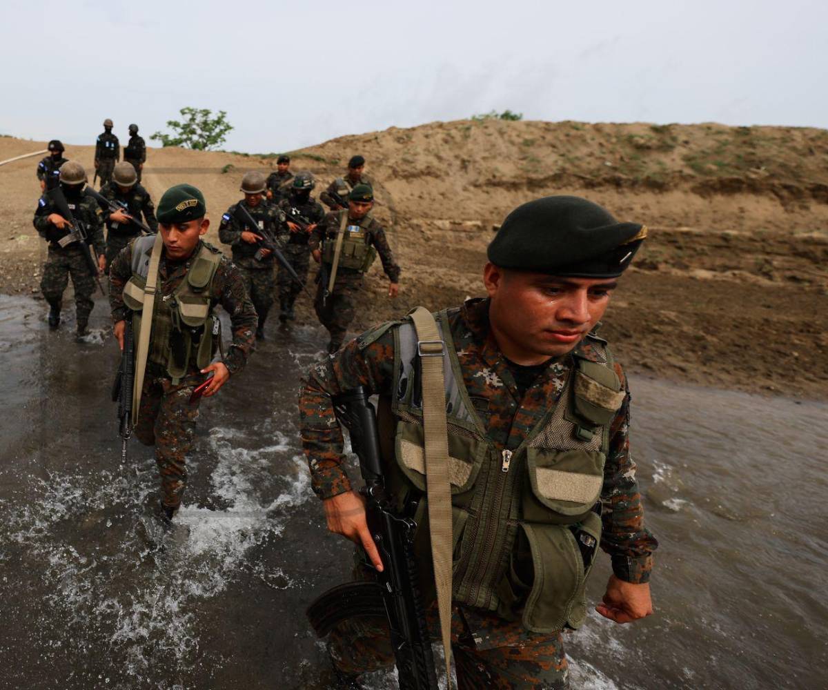 Militares de Honduras y Guatemala han intensificado los patrullajes en la frontera, así como en las montañas donde se esconden varios integrantes de la banda.
