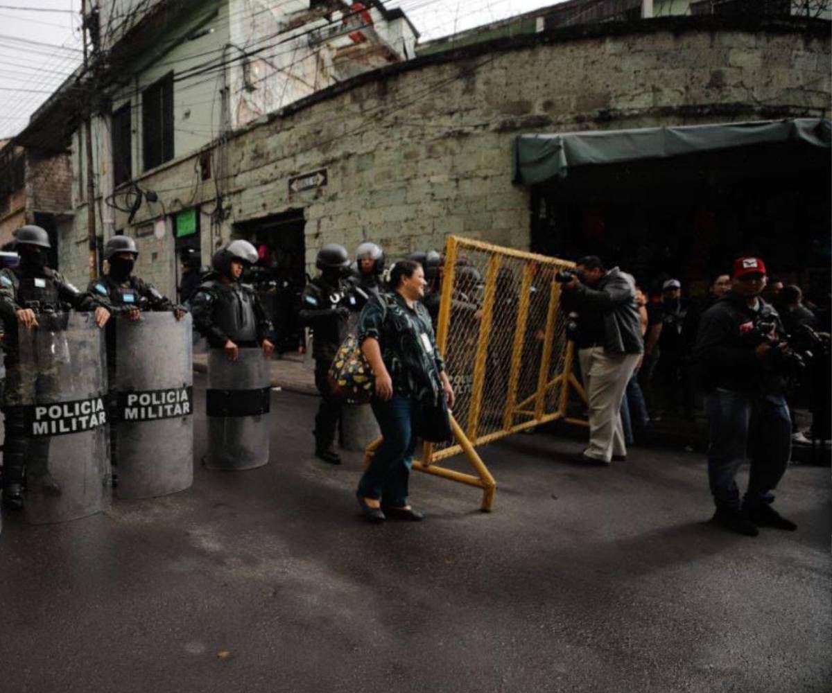 Militares se enceuntran dando seguridad a las instalaciones legislativas y a los asistentes.