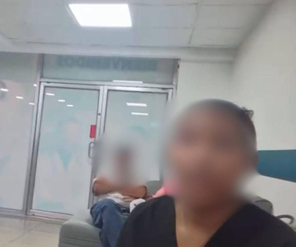 Las instalaciones están acondicionadas como clínicas, pero no se observaron permisos de salud o títulos de médicos.