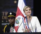 Fotografía de archivo, tomada el pasado 8 de mayo, en la que se captó a la presidenta de Costa Rica, Laura Fernández, durante su investidura, en San José (Costa Rica). EFE/Jeffrey Arguedas