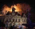 Incendios, saqueos y enfrentamientos con las fuerzas del orden marcaron una jornada de protestas contra el alto costo de la vida en Francia, que dejó graves daños materiales en el centro de Lyon. Entre las estructuras afectadas figura la histórica Oficina de Turismo, cuyo edificio quedó reducido a un cascarón humeante tras ser incendiado por encapuchados.