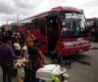 La terminal de buses de Danlí pasa todos los días abarrotada de migrantes que toman buses directos para salir de Honduras y llegar a la frontera con Guatemala.