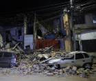Fotografía que muestra vehículos afectados luego de un terremoto de magnitud 7,4 este lunes, en Pereira (Colombia). EFE/ Carlos Ortega