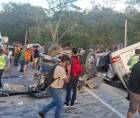Accidente entre una rastra y un bus deja varios muertos en Santa Bárbara