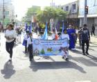 Los pequeños del Centro de Educación Prebásica Municipal 10 de Septiembre hacen el recorrido de los jardines de niños durante los desfiles conmemorativos en San Pedro Sula. Fotografía LA PRENSA.