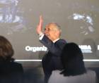 El presidente Asfura saluda a los asistentes durante un evento oficial. Fotografía de archivo.
