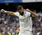 Bombazo en el fútbol de España. El atacante francés Karim Benzema medita irse del Real Madrid y se conocen los motivos que estarían provocando su adiós del equipo blanco.