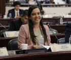 Sandres fue elegida por primera vez como diputada en las elecciones generales de noviembre 2025.