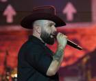 El cantante mexicano Carín León fue captado este 28 de junio, durante un concierto de su gira 'De Sonora pa'l mundo', en el Nu Stadium de Miami (FL, EE.UU.).