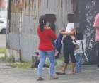 La SENAF recibe denuncias por abandono y vulneración de los derechos de niños y adolescentes, y coordina medidas de protección según cada caso. En San Pedro Sula, la institución reporta más de 560 casos atendidos.