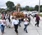 Adultos, jóvenes y niños recorrieron kilómetros acompañando la imagen de la virgen de Guadalupe. Fotos Héctor Edú.