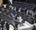 La Asamblea Legislativa de El Salvador, dominada por el partido gobernante NI, aprobó una reforma constitucional que permite la cadena perpetua de prisión para homicidas, violadores y terroristas, propuesta por el Gobierno del presidente Nayib Bukele, y que posteriormente debe ser ratificada. EFE/Rodrigo Sura