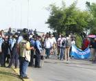 Tomas en el puente La Democracia. No se reportan incidentes violentos en las protestas.