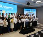 Representantes de las empresas firmantes muestran al público la declaratoria anticorrupción durante la Semana de la Sostenibilidad 2024.