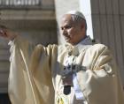 El papa León XIV presidió hoy su primer Domingo de Pascua en la plaza de San Pedro e impartió la bendición 'Urbi et Orbi'’. EFE/VATICAN MEDIA