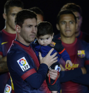 Fotos: Messi festejó la conquista del Barcelona con su hijo Thiago