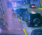 El hombre se aprestaba a subirse a su motocicleta, que estaba estacionada en una acera frente al hotel Plaza Victoria de El Progreso, cuando fue atacado a disparos por un sicario.