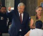 El presidente Andrés Manuel López Obrador ejerce su voto este domingo en Ciudad de México. Es la primera vez en un cuarto de siglo que AMLO no aparece en una papeleta presidencial.
