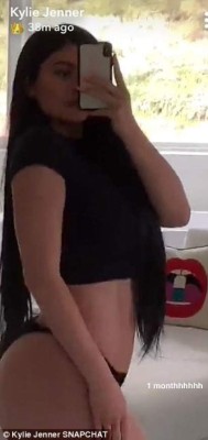 Kylie Jenner presume su cuerpazo tras dar a luz