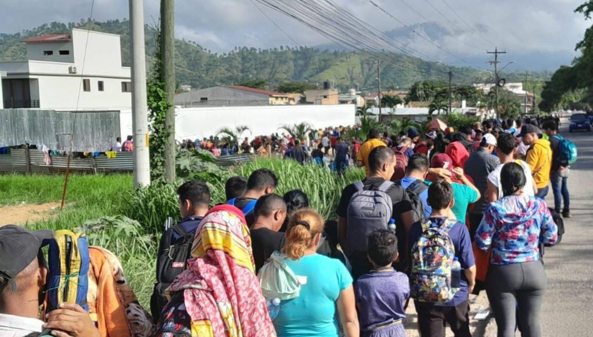 $!La gigantesca presencia de migrantes de diferentes países de centro, caribe y el sur de América ha desbordado la asistencia de México.